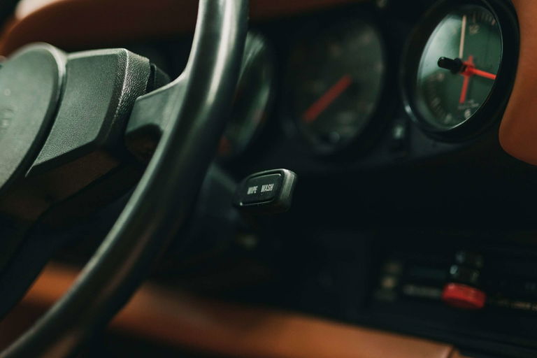 Porsche 911 Turbo 3.3 (US)