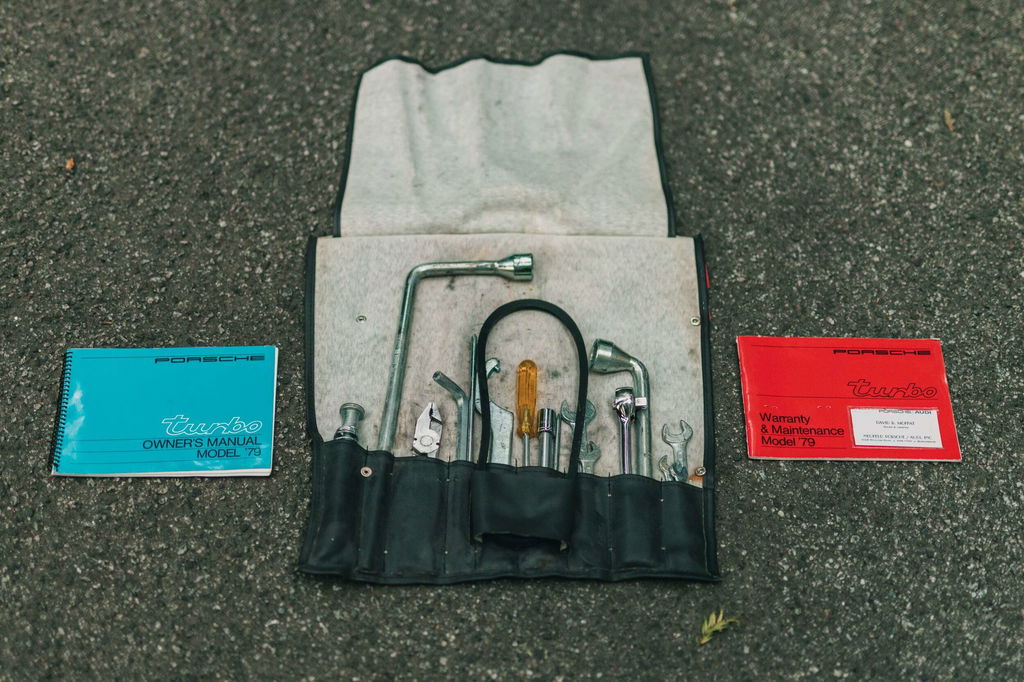 Porsche 911 Turbo 3.3 (US)