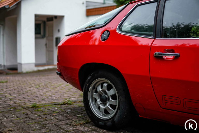 Porsche 924