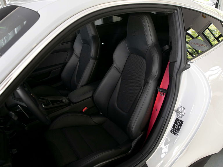 Porsche 992 GT3 Touring