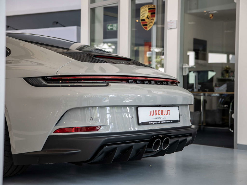 Porsche 992 GT3 Touring