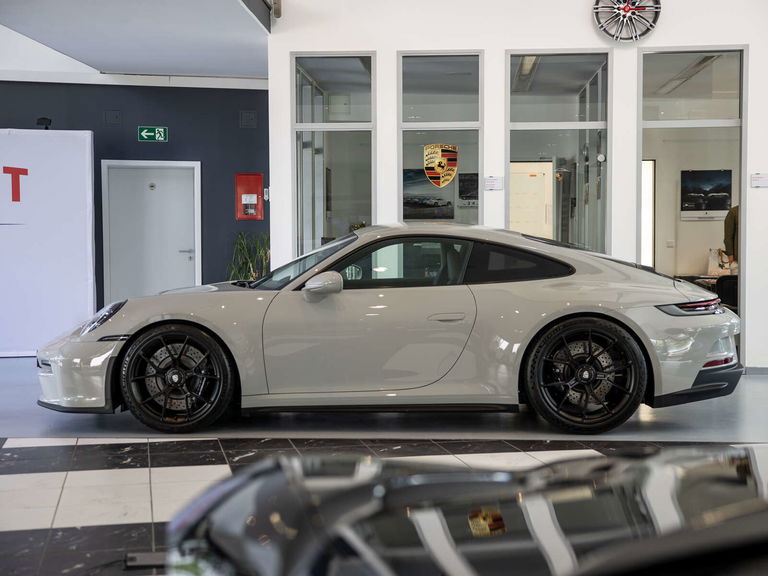 Porsche 992 GT3 Touring