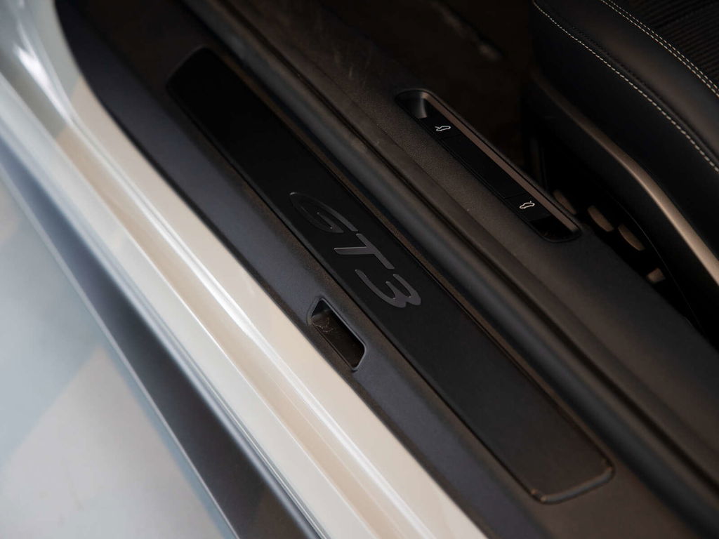 Porsche 992 GT3 Touring