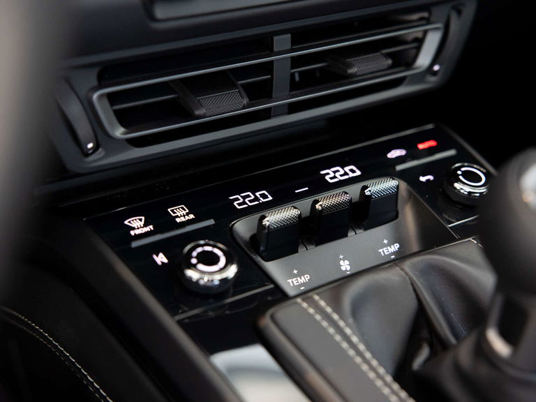 Porsche 992 GT3 Touring