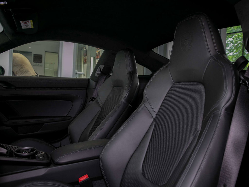 Porsche 992 GT3 Touring