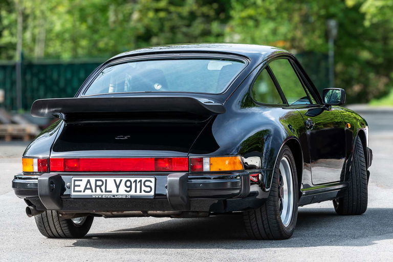 Porsche 911 Carrera 3.2 Clubsport