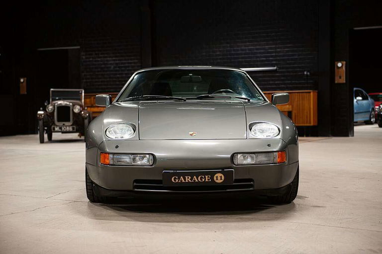 Porsche 928 S4