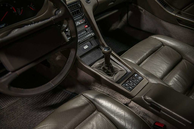 Porsche 928 S4