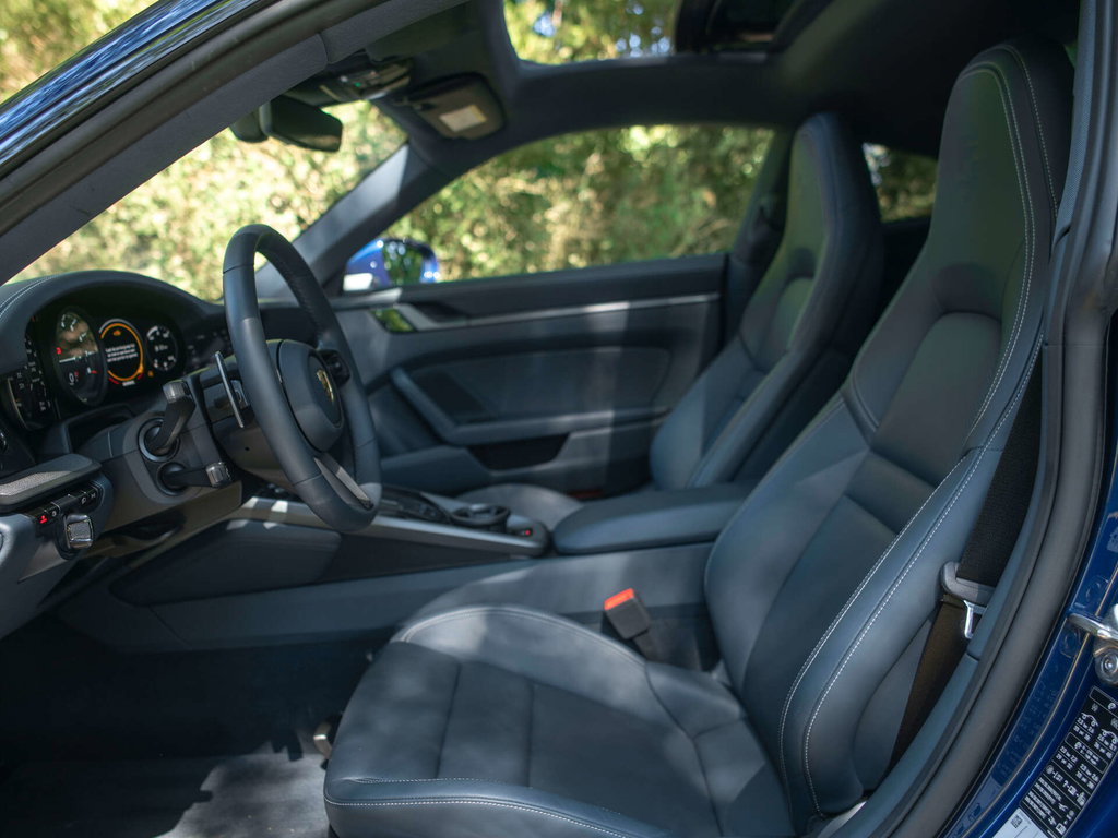 Porsche 992 Carrera 4