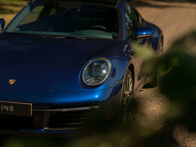 Porsche 992 Carrera 4