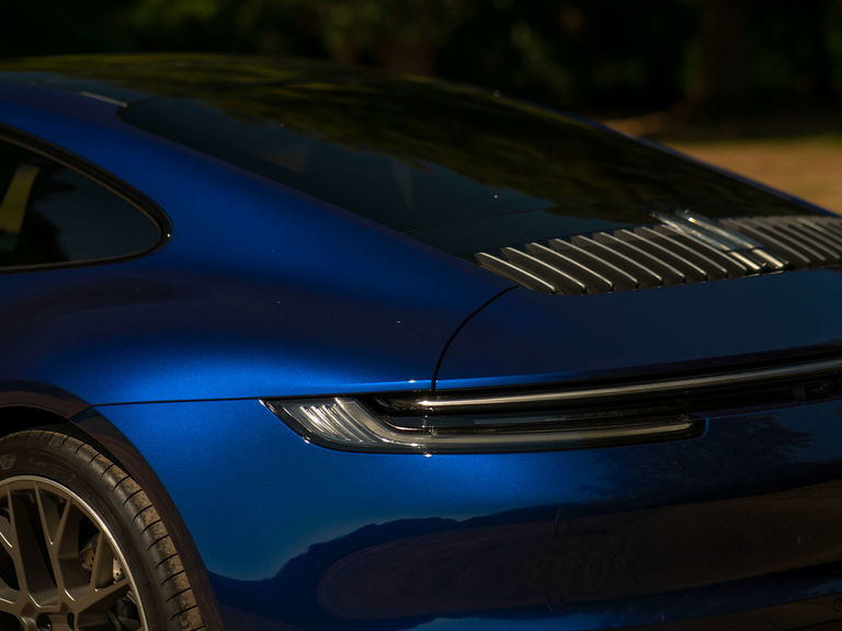 Porsche 992 Carrera 4