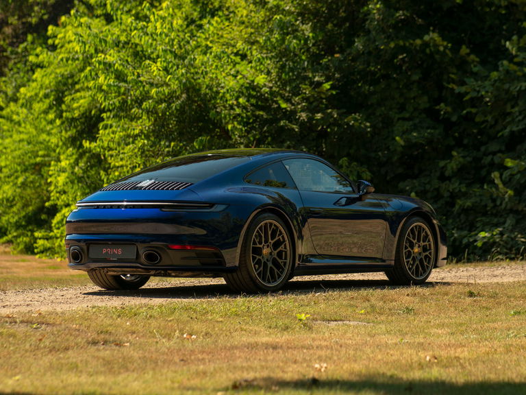 Porsche 992 Carrera 4