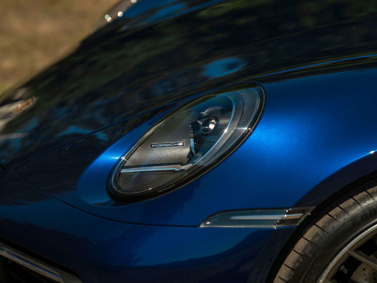 Porsche 992 Carrera 4