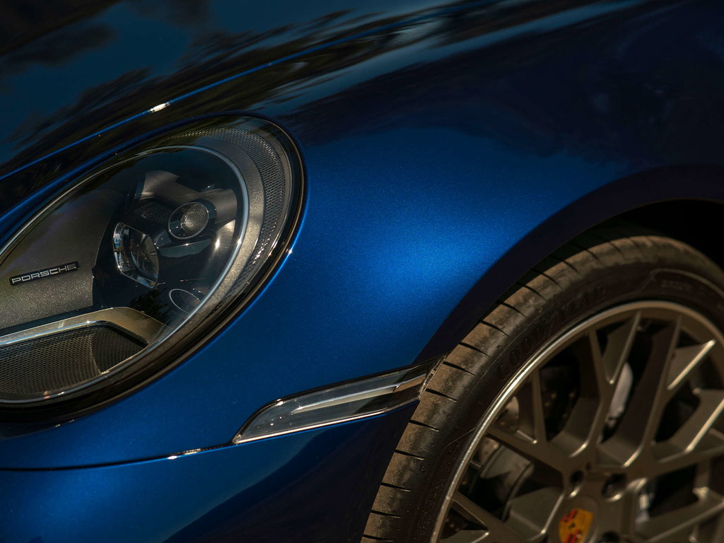 Porsche 992 Carrera 4