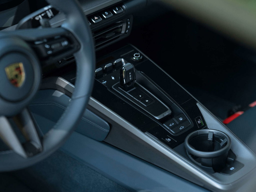 Porsche 992 Carrera 4