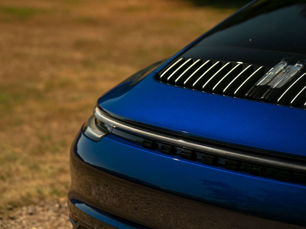 Porsche 992 Carrera 4