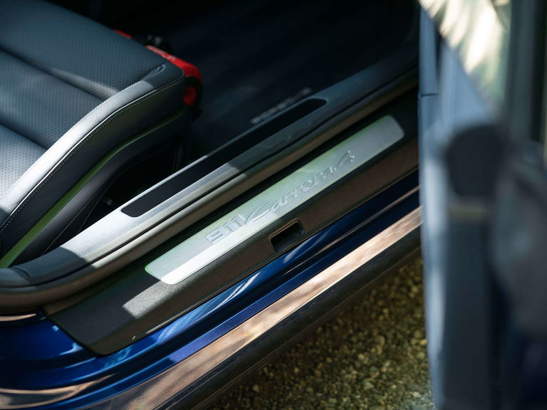 Porsche 992 Carrera 4