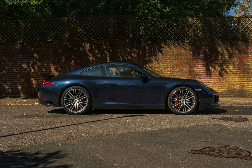 RHD Porsche 991.2 C2S in Night Blue Metallic for sale UK