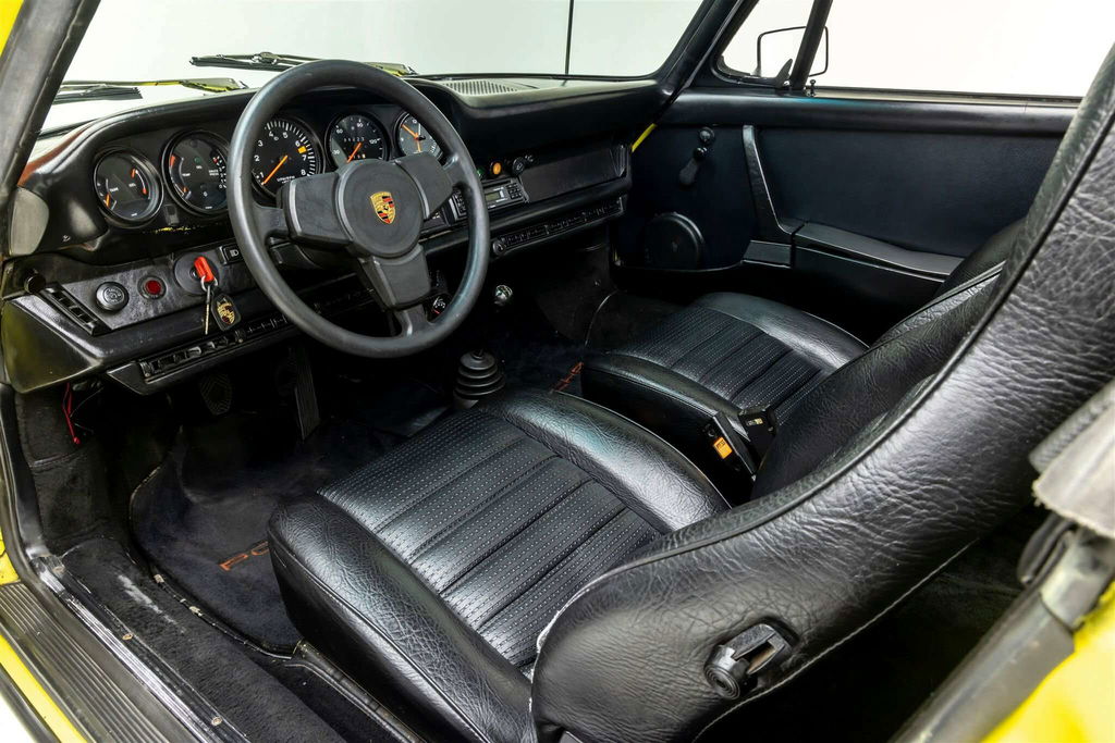 Porsche 911 Carrera (US)