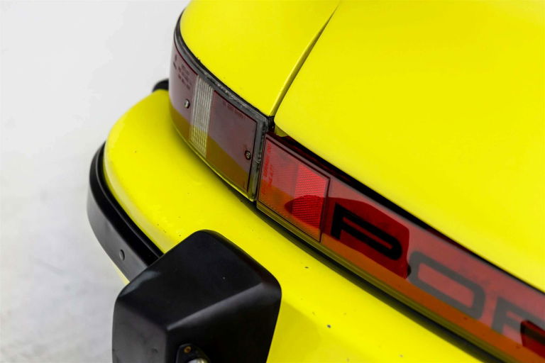 Porsche 911 Carrera (US)