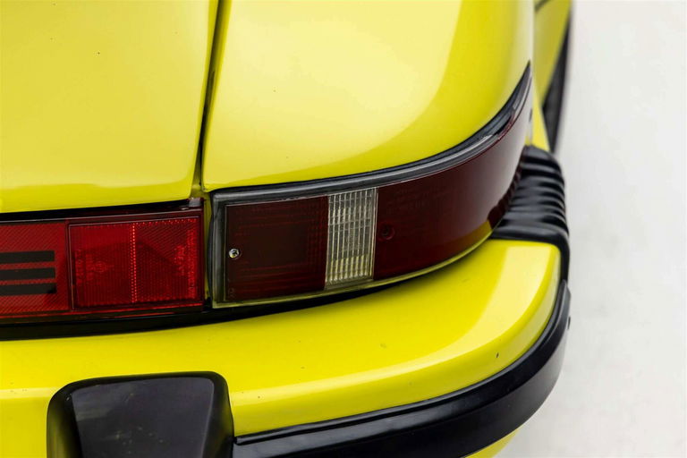 Porsche 911 Carrera (US)