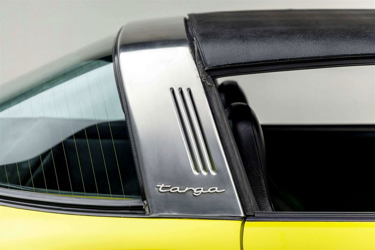 Porsche 911 Carrera (US)