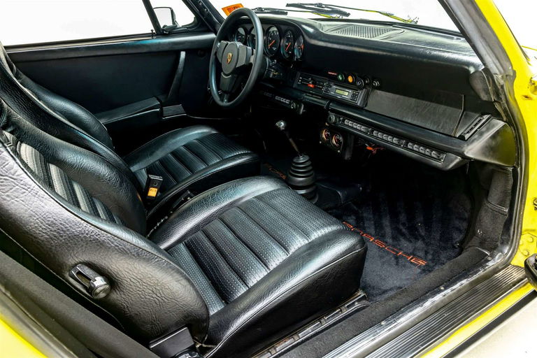 Porsche 911 Carrera (US)