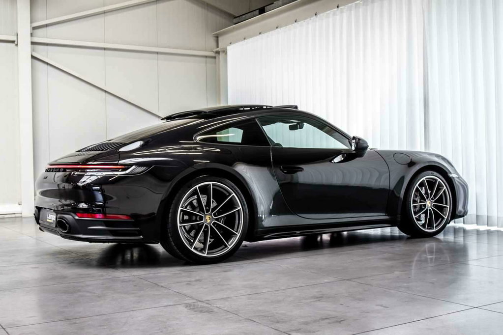 Porsche 992 Carrera