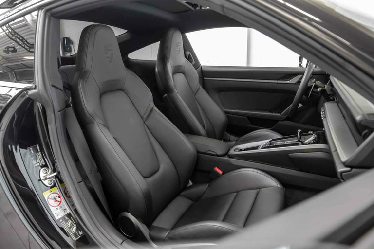 Porsche 992 Carrera