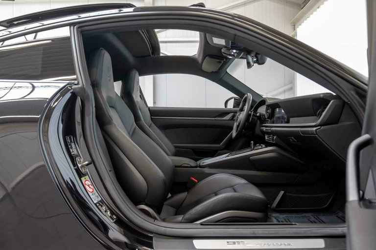 Porsche 992 Carrera