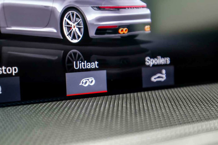 Porsche 992 Carrera