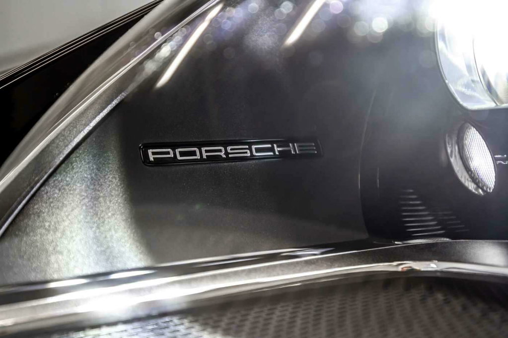 Porsche 992 Carrera