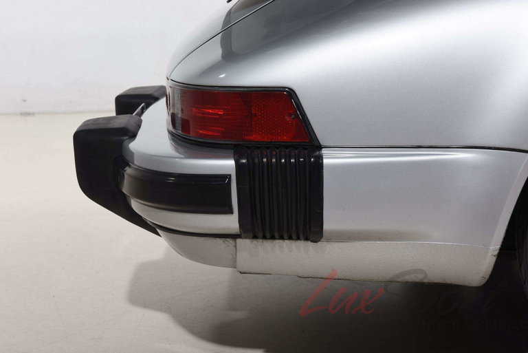 Porsche 911 Carrera 3.2 (US)