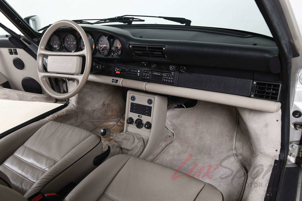 Porsche 911 Carrera 3.2 (US)