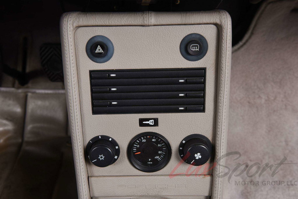 Porsche 911 Carrera 3.2 (US)