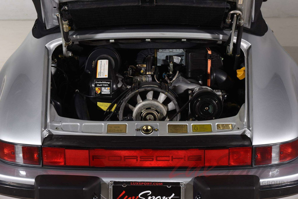 Porsche 911 Carrera 3.2 (US)