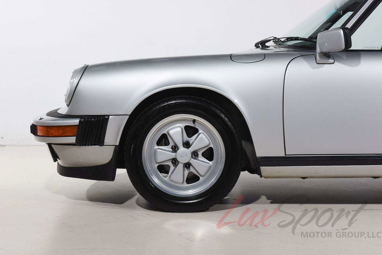 Porsche 911 Carrera 3.2 (US)