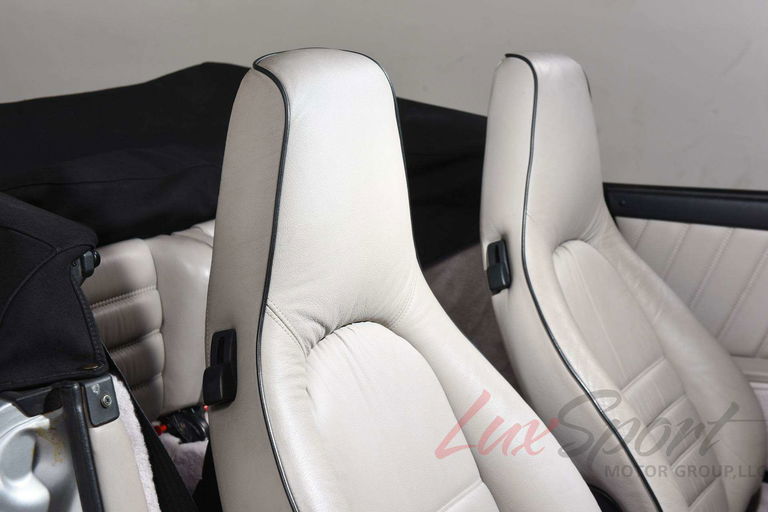 Porsche 911 Carrera 3.2 (US)