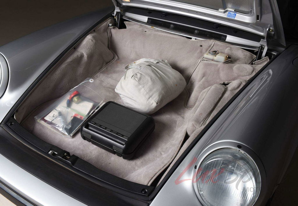 Porsche 911 Carrera 3.2 (US)