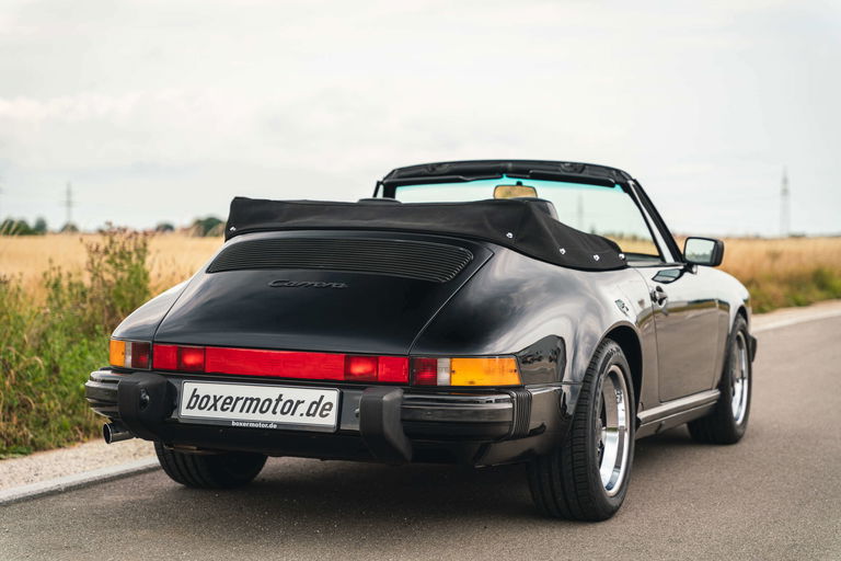 Porsche 911 Carrera 3.2 (US)