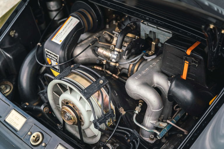 Porsche 911 Carrera 3.2 (US)