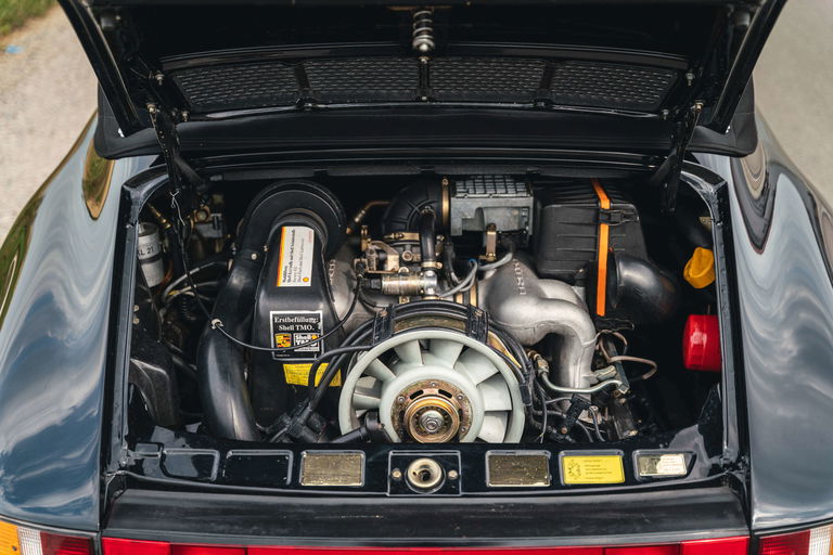 Porsche 911 Carrera 3.2 (US)