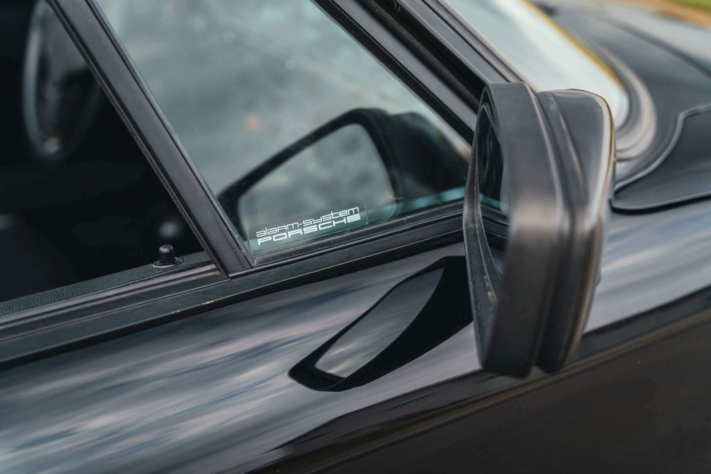 Porsche 911 Carrera 3.2 (US)