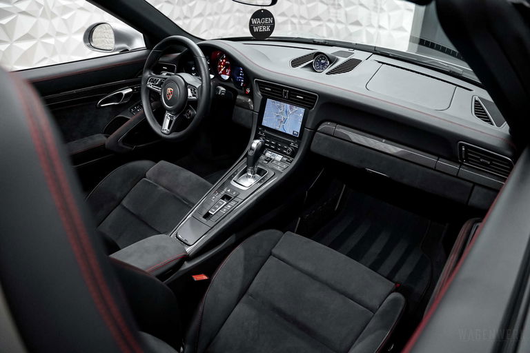 Porsche 991.2 Carrera GTS