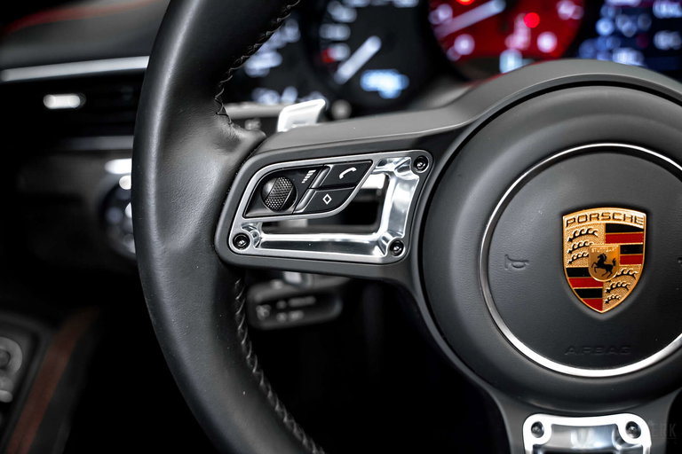 Porsche 991.2 Carrera GTS