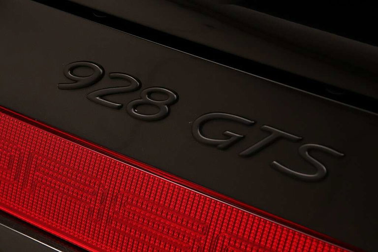 Porsche 928 GTS