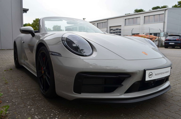 Porsche 992 Carrera 4 GTS