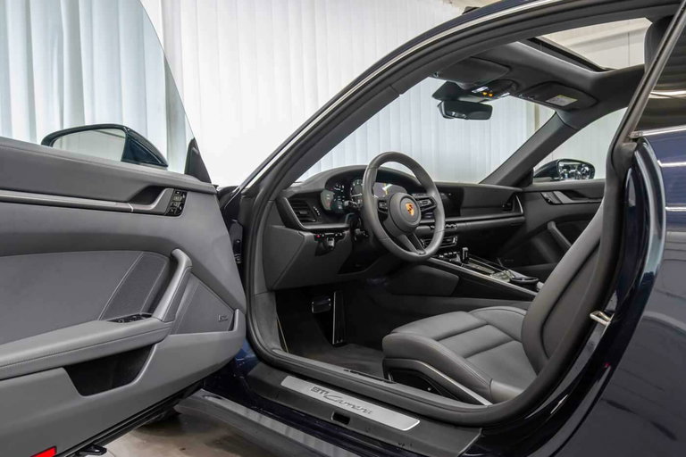 Porsche 992 Carrera