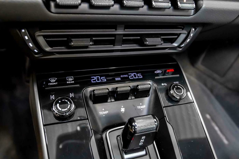 Porsche 992 Carrera
