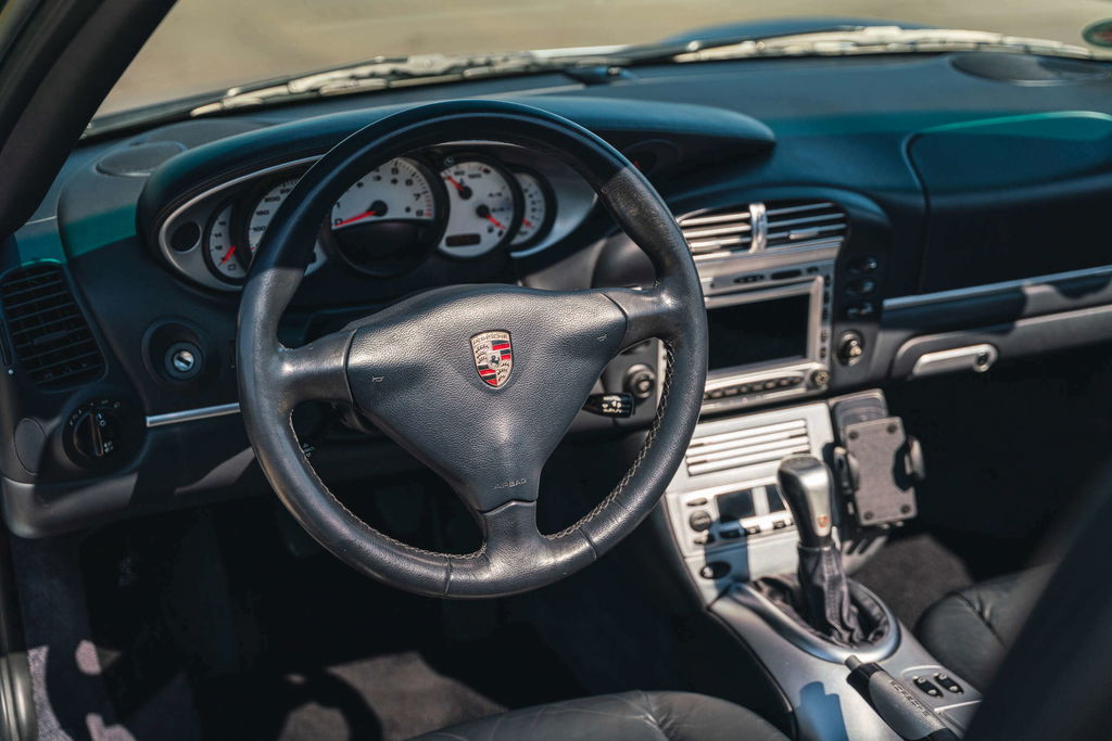 Porsche 996 Carrera 4